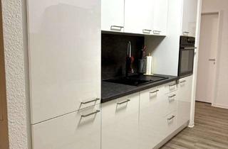 Wohnung mieten in In Den Stuken, 30880 Laatzen, Sonnige 4-Zimmer-Wohnung mit Balkon, Aufzug, EBK gegen Abstand und viel Platz, WG-geeignet