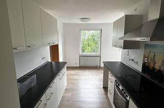 Wohnung mieten in Tilsiter Straße 73, 66121 Saarbrücken, Ansprechende 3-Zimmer-Wohnung mit Balkon und EBK in Saarbrücken