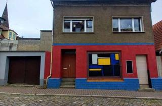 Einfamilienhaus kaufen in 16928 Pritzwalk, Einfamilienhaus mit Ladenlokal in zentraler Stadtlage