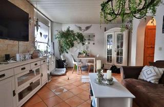 Reihenhaus kaufen in 47138 Obermeiderich, Romantisch & charmant: Reihenhaus mit Terrasse und separatem Garten!