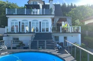 Villa kaufen in 61250 Usingen, Luxuriöse Villa mit besonderem Flair*Kamin*ELW*Sauna*Pool*großer Garten*Garage*