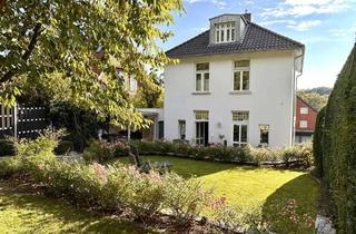 Villa kaufen in 23611 Bad Schwartau, Denkmalschutz trifft Moderne – Stadtvilla mit 220 m² Wohnfläche