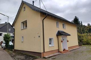 Haus kaufen in 51647 Gummersbach, Klein aber fein: Familienheim in beliebter Lage mit ebenem Grundstück