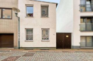 Anlageobjekt in 24768 Rendsburg, Kapitalanlage: Mehrfamilienhaus mit Potenzial in zentraler Lage von Rendsburg