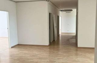Büro zu mieten in Carl-Benz-Straße, 68723 Schwetzingen, 258 m² Bürofläche mit 8 Räumen & 4 Garagen in Top-Lage