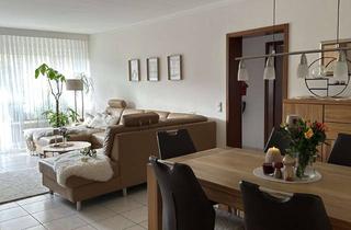 Wohnung kaufen in 75217 Birkenfeld, Stilvolle, modernisierte 3-Zimmer-Wohnung mit Balkon und Einbauküche in Birkenfeld