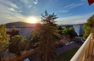 Wohnung mieten in Am Himmelreich 38, 98527 Suhl, Platzwunder mit Charakter – großzügige Wohnung für Familien