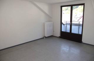 Sozialwohnungen mieten in Steeger Str., 51766 Engelskirchen, Mit Weitblick ins Grüne: Gemütliche Seniorenwohnung im DG, zentral in Engelskirchen *WBS ab 60 J.*