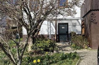 Mehrfamilienhaus kaufen in Im Vorderen Feld 40, 72622 Nürtingen, DHH in Top-Hanglage in Nürtingen-Zizishausen mit Garten, als Mehrfamilienhaus nutzbar.