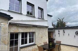 Haus mieten in 58730 Fröndenberg, Verkehrsgünstig gelegene Doppelhaushälfte mit großer Terrasse und Bar in Fröndenberg-Neimen