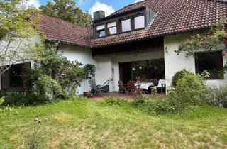 Einfamilienhaus kaufen in 92237 Sulzbach-Rosenberg, Sulzbach-Rosenberg - Großzügiges Haus mit 7 Zimmern und Garten zu verkaufen