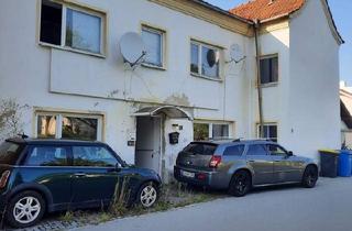 Haus kaufen in 84381 Johanniskirchen, Johanniskirchen - Zwei Familienhaus (Renovierung bedürftig)