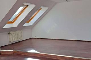 Wohnung kaufen in Ellenrieder Str 49, 38446 Reislingen, Helle 2-Zimmer Dachgeschosswohnung in Wolfsburg-Reislingen
