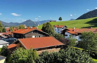Wohnung kaufen in Tegernseerstr., 83734 Hausham, Luxuriöses 1-Zimmer Apartment mit überdachtem Südwest Balkon in traumhafter Voralpenlage