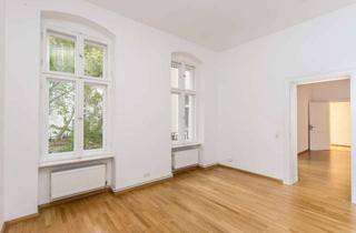 Wohnung kaufen in Kantstraße 97, 10627 Charlottenburg, Stilvolle Altbauperle mit Balkon im grünen Hinterhof !
