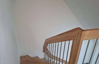 Wohnung mieten in Ossumer Strasse, 40668 Meerbusch, Helle 2,5-Zimmer Dachgeschosswohnung in Meerbusch