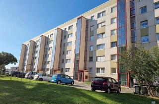 Wohnung mieten in 08451 Crimmitschau, Erstbezug nach Sanierung - Kleine Dreiraumwohnung mit Balkon