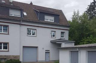 Wohnung mieten in Uferstrasse 10, 42555 Velbert, ruhige 4,5-Zimmer, über 2 Etagen, Einbauküche, Terrasse & Garten, riesen Garage