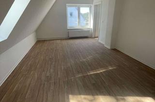 Wohnung mieten in Karower Dorfstraße, 18276 Lüssow, Moderne 2-Zimmer-Dachgeschosswohnung, Wannenbad mit Fenster, Designbelag, EBK mgl. und Keller