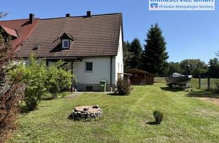 Doppelhaushälfte kaufen in 90530 Wendelstein, Gepflegte Doppelhaushälfte mit großem Grundstück und zwei Garagen