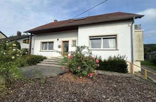 Haus kaufen in 66780 Rehlingen-Siersburg, Freistehende Gelegenheit mit weitläufigem Grundstück