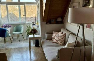 Wohnung kaufen in 61440 Oberursel, Charmante Dachwohnung mit 4 m Giebelhöhe und Wintergarten in Oberursel-Oberstedten