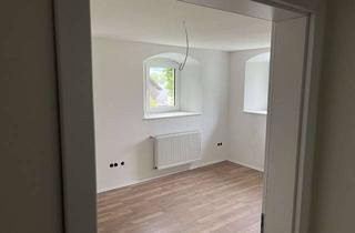 Wohnung mieten in Schauensteiner Straße 18, 95233 Helmbrechts, Wohntraum für Natur- & Tierliebhaber: 170 m² mit über 6.000 m² Gartenparadies