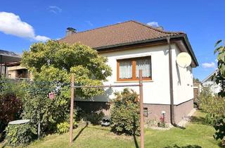 Haus kaufen in 06766 Bobbau, Charmanter Bungalow mit Ausbaupotenzial und wunderschönem Garten in Bobbau