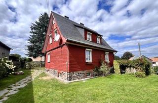 Einfamilienhaus kaufen in 08223 Neustadt, Charmantes Einfamilienhaus mit großer Mehrzweckhalle und tollem Grundstück in Neustadt