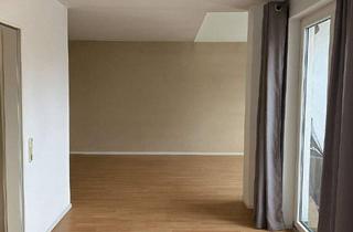 Wohnung kaufen in 60437 Frankfurt, Frankfurt am Main - Zwei-Zimmer-Dachgeschosswohnung mit Weitblick und Westbalkon