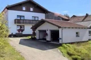 Haus kaufen in 94259 Kirchberg im Wald, Kirchberg im Wald - Zweifamilienhaus in sonniger Lage mit viel Potential