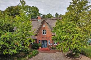 Bauernhaus kaufen in 24960 Glücksburg, Glücksburg (Ostsee) - Reetdachhaus mit großem Garten in Ostseenähe