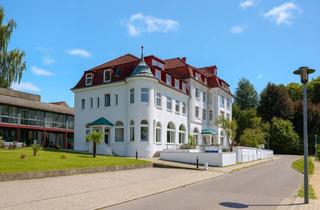 Gewerbeimmobilie kaufen in 23701 Eutin, Hotel & charaktervolle Reetdach-Villa in Premium-Seelage