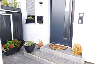 Haus kaufen in 76706 Dettenheim, Baujahr 2021* KfW-55 Haus mit Garten, Terrasse, Stellplätzen und Garage