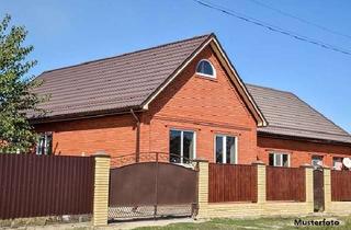 Einfamilienhaus kaufen in Siedlung Süd XX, 06808 Bitterfeld-Wolfen, Einfamilienhaus mit Garage und Freisitz