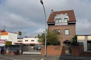 Mehrfamilienhaus kaufen in 41065 Hardterbroich, Einzigartiges Mehrfamilienhaus mit Halle und Garage – grenzenlose Möglichkeiten für Wohn