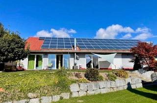 Bauernhaus kaufen in 94575 Windorf, Sonnige Alleinlage, exklusiver Bungalow mit Bauernhausaltbestand als MFH mit über 9 ha Grund