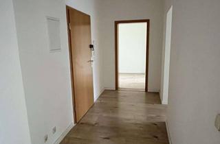 Wohnung kaufen in 08523 Plauen, Helle 3-Zimmer-Wohnung mit durchdachtem Grundriss in gepflegtem Mehrfamilienhaus