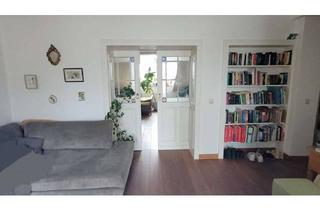 Wohnung kaufen in 53115 Poppelsdorf, Wohnen im Bonner Südstadtaltbau: Zwei Zimmer Wohnung mit Dachterrasse