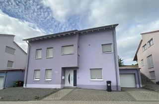 Wohnung kaufen in Unterm Eisvogel 44, 67722 Winnweiler, Großzügiges Einfamilienhaus in verkehrsberuhigter Lage in Winnweiler
