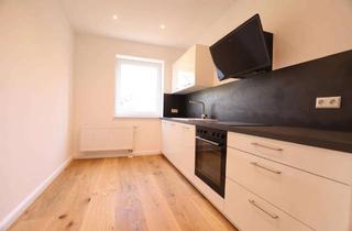 Wohnung kaufen in 81539 Obergiesing, Erstbezug nach Sanierung: exklusive 2-Zimmer-Wohnung mit Einbauküche und sonnigem Balkon
