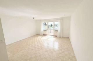 Wohnung kaufen in 95032 Innenstadt, Attraktive 2,5-Zimmer-Wohnung mit Balkon und Tiefgarage in bester Lage von Hof-Krötenbruck