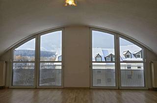 Wohnung mieten in 72250 Freudenstadt, Großzügige 1-Zimmer-Dachgeschosswohnung mit Panoramafenster in Freudenstadt