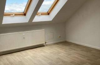 Wohnung mieten in Am Ellichlebener Weg 64b, 99326 Stadtilm, 2x Miete sparen und entspannt im Dachgeschoss wohnen!