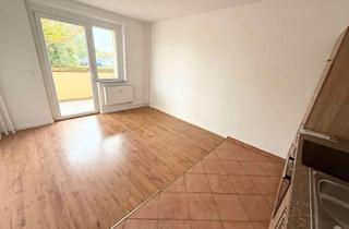 Wohnung mieten in Erich-Schlesinger-Str., 18059 Kröpeliner Tor Vorstadt, ***NUR FÜR SENIOREN*** Einbauküche, Duschbad, Balkon und Fahrstuhl...!!!