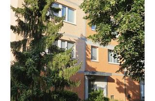 Wohnung mieten in Otto-Grotewohl-Ring 64, 15344 Strausberg, Helle 4 Zimmerwohnung mit Balkon und Fahrstuhl