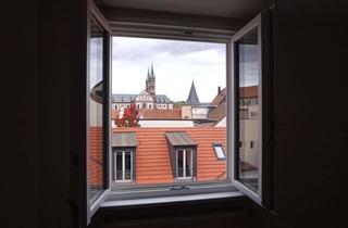 Wohnung mieten in Domerschulstraße 11, 97070 Würzburg, Charmante 3-Zimmer-Dachgeschosswohnung mit Blick auf die Alte Universität & Domtürme – WG-geeignet