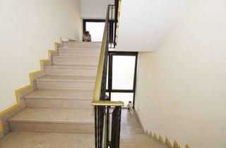 Haus kaufen in 66280 Sulzbach, Wohnen + Rendite: Gepflegtes 3-FH mit Gartenidylle und 3 Garagen