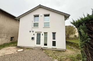 Einfamilienhaus kaufen in 66706 Perl, Neubau mit Garten und zwei Garagen in zentraler Lage von Perl- Borg