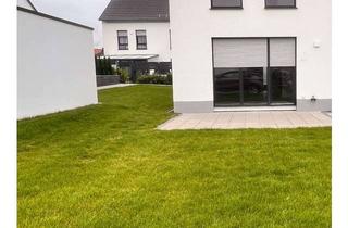 Haus mieten in Am Alten Sportplatz 11A, 35423 Lich, Neuwertige Doppelhaushälfte mit Garten in ruhiger Lage von Lich-Eberstadt